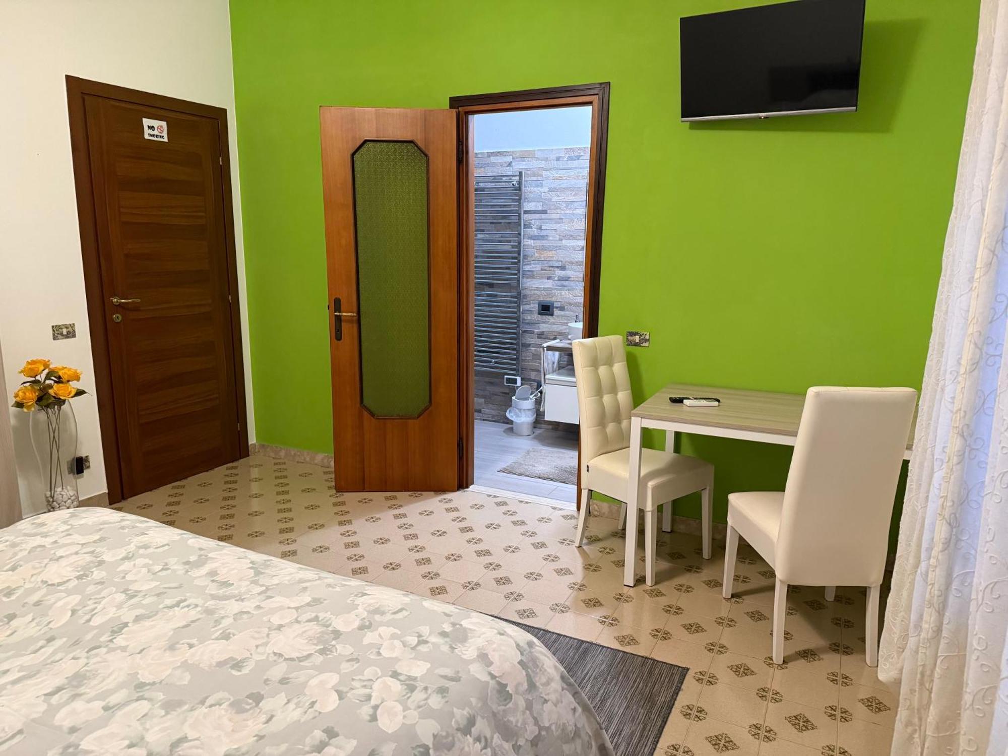 B&B Villa Mirella Casnate Con Bernate Exterior foto